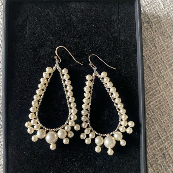 Bohemian Statement Pearl Bridal/Wedding Earrings (Silver wiring and hook) - Picture 3 of 3